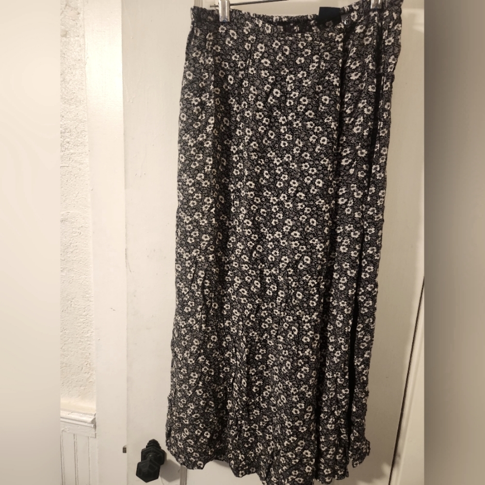 * Large Honors Skirt
